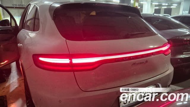 Porsche Macan 4