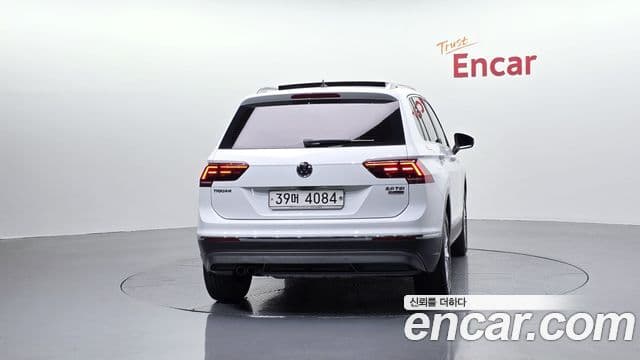 Volkswagen Tiguan 2nd Gen 4