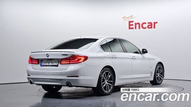 BMW 5 Series (G30) 2