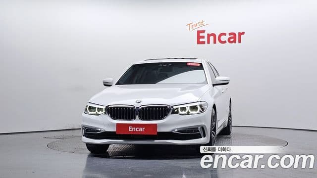 BMW 5 Series (G30) 3