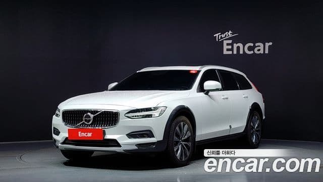 Volvo V90 Cross Country 1