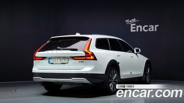 Volvo V90 Cross Country 2