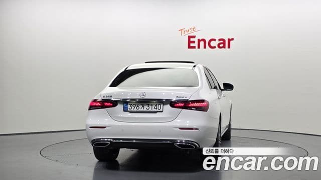 Mercedes-Benz E-Class W213 4