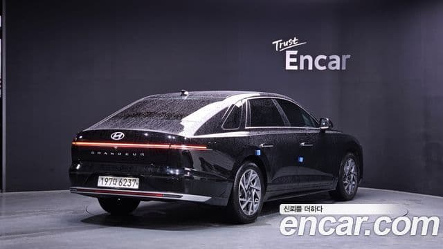 Hyundai Grandeur (GN7) 2