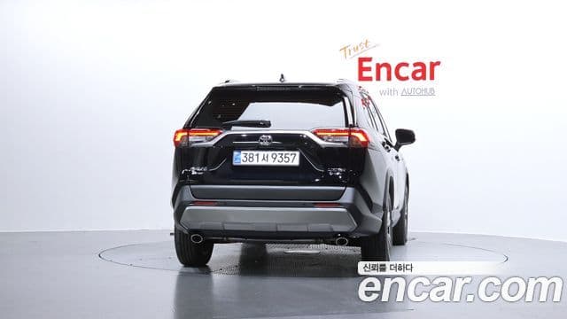 Toyota RAV4 5th Gen 4