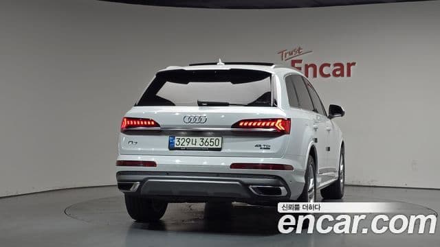 Audi Q7 (4M) 3