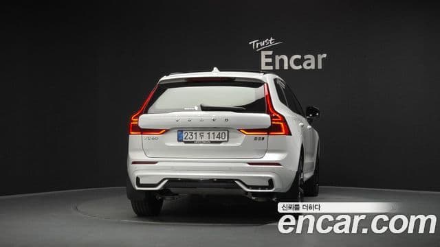 Volvo XC60 2nd Gen 4