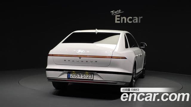 Hyundai Grandeur Hybrid (GN7) 3