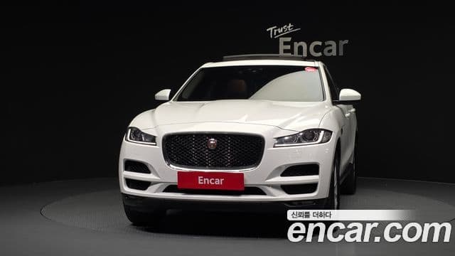Jaguar F-PACE 2