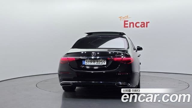Mercedes-Benz S-Class W223 4