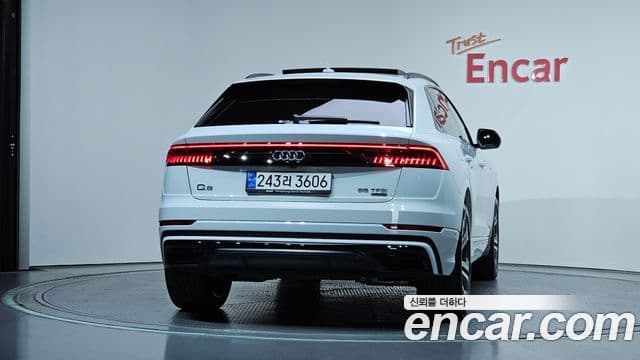 Audi Q8 (4M) 4