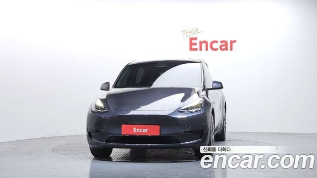 Tesla Model Y 2