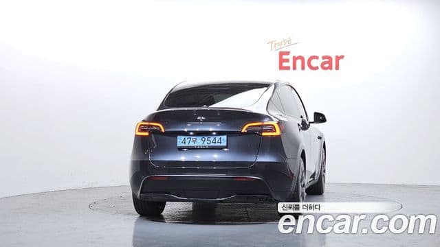 Tesla Model Y 3