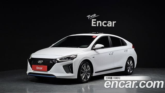 Hyundai Ioniq Hybrid 1