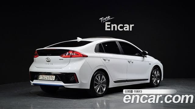 Hyundai Ioniq Hybrid 2