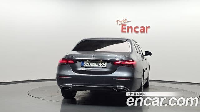 Mercedes-Benz E-Class W213 4