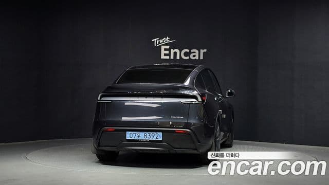 Tesla Model Y 3