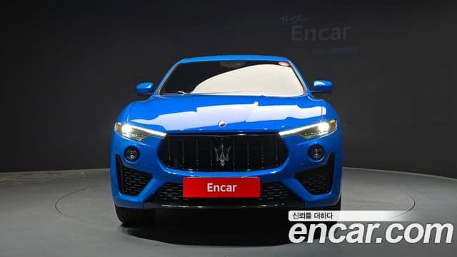 Maserati Levante 3