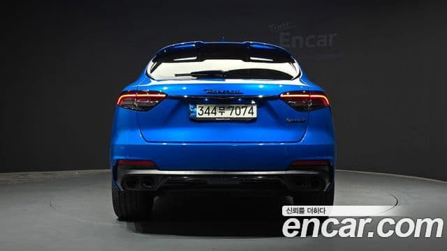Maserati Levante 4
