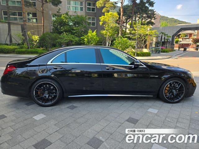 Mercedes-Benz S-Class W222 4