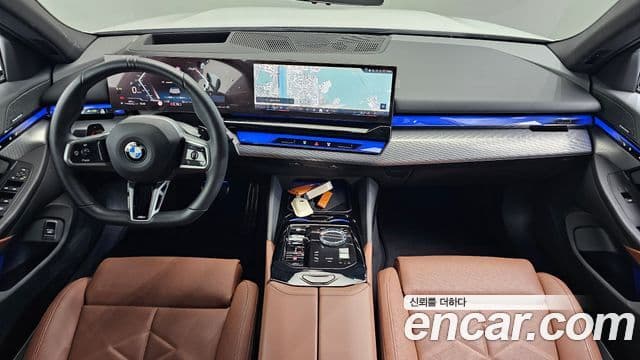 BMW 5 Series (G60) 4