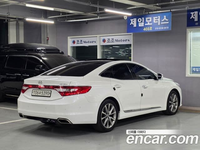 Hyundai Grandeur HG 3