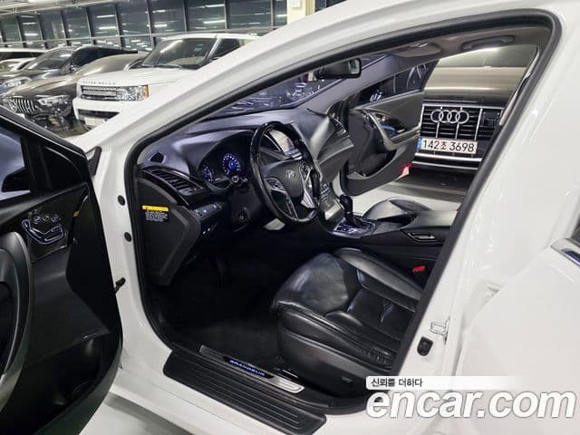 Hyundai Grandeur HG 4