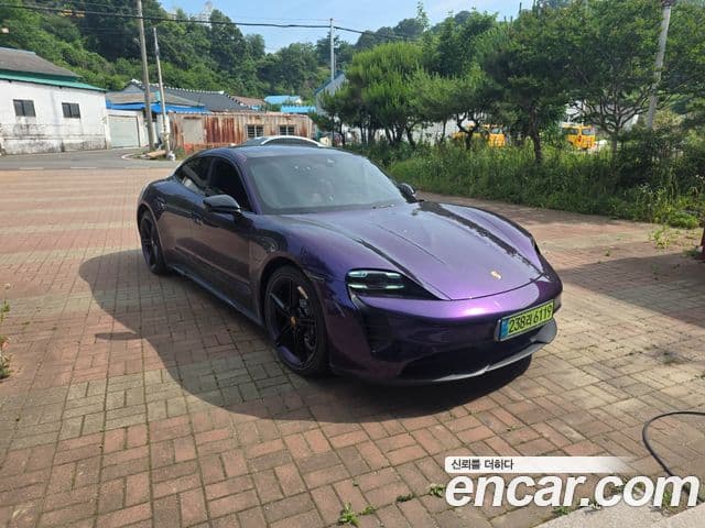 Porsche Taycan 1