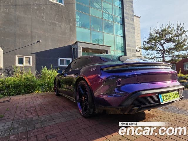 Porsche Taycan 2