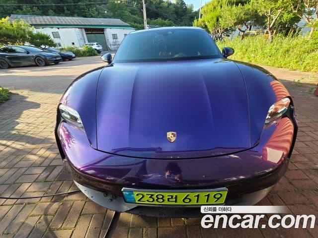 Porsche Taycan 3