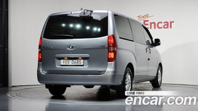 Hyundai Grand Starex 2