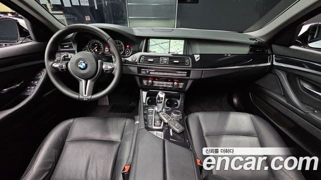 BMW 5 Series (F10) 4