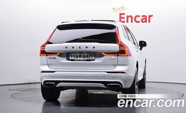 Volvo XC60 2nd Gen 4