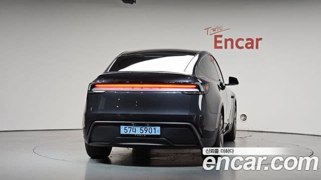 Tesla Model Y 3