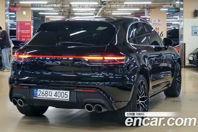 Porsche Macan 3