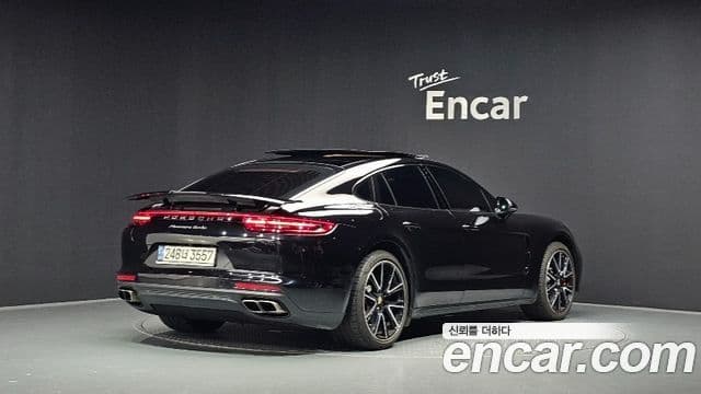 Porsche Panamera (971) 3