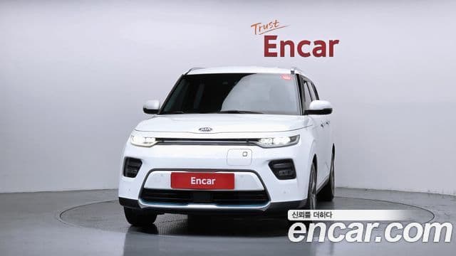 Kia Soul Booster EV 3