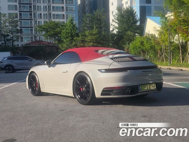 Porsche 911 (992) 2