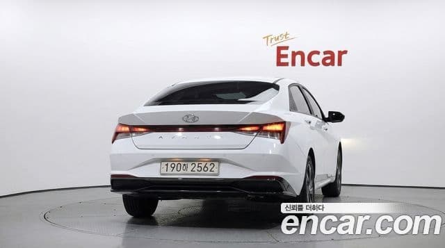 Hyundai Avante Hybrid (CN7) 3