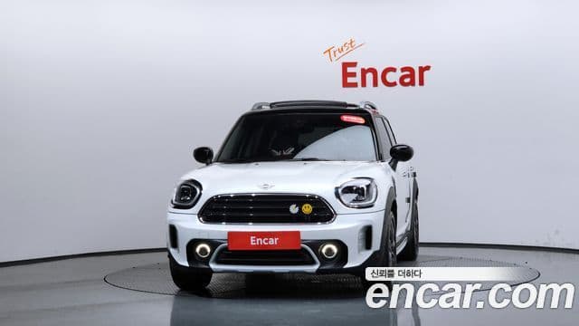 MINI Cooper Countryman 2