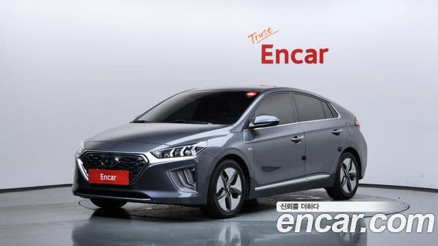 Hyundai The New Ioniq Hybrid 1