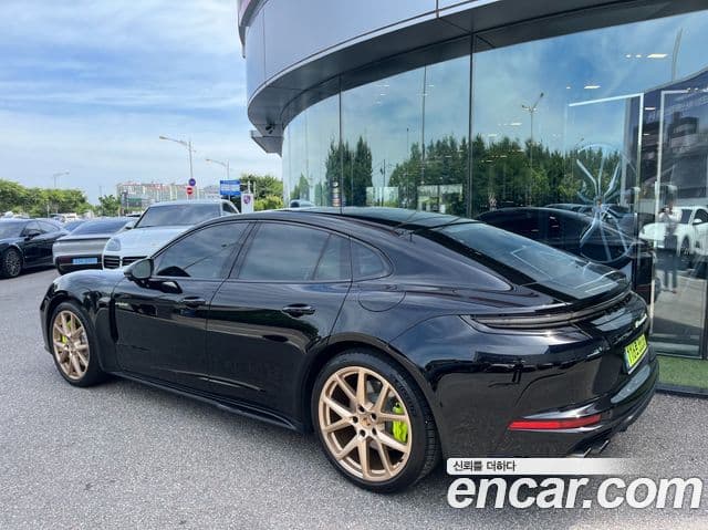 Porsche Panamera (976) 2