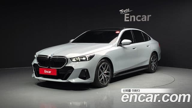 BMW 5 Series (G60)
