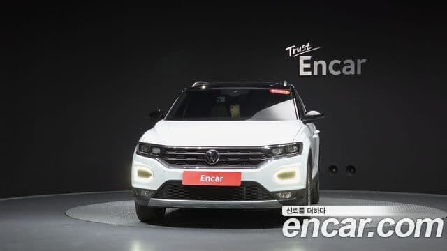 Volkswagen T-Roc 3