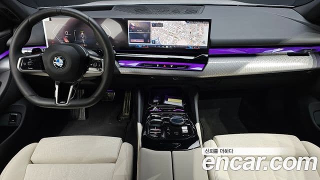 BMW 5 Series (G60) 4