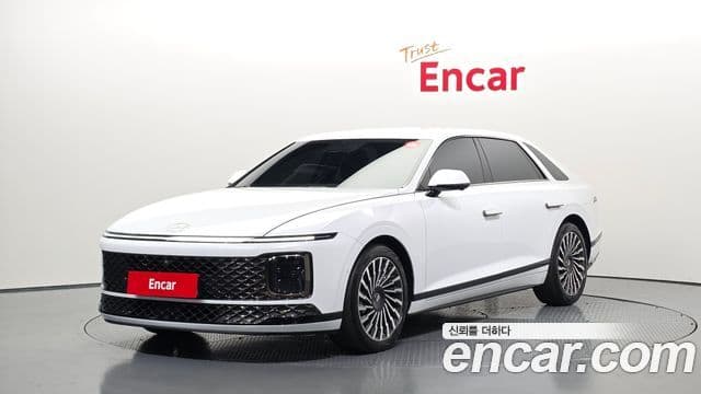 Hyundai Grandeur (GN7) 1