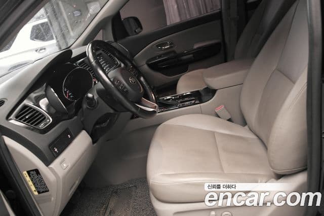 Kia The New Carnival 4