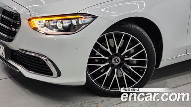 Mercedes-Benz S-Class W223 3