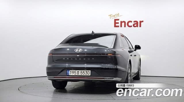 Hyundai Grandeur (GN7) 3
