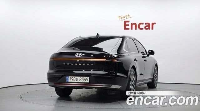 Hyundai Grandeur (GN7) 3